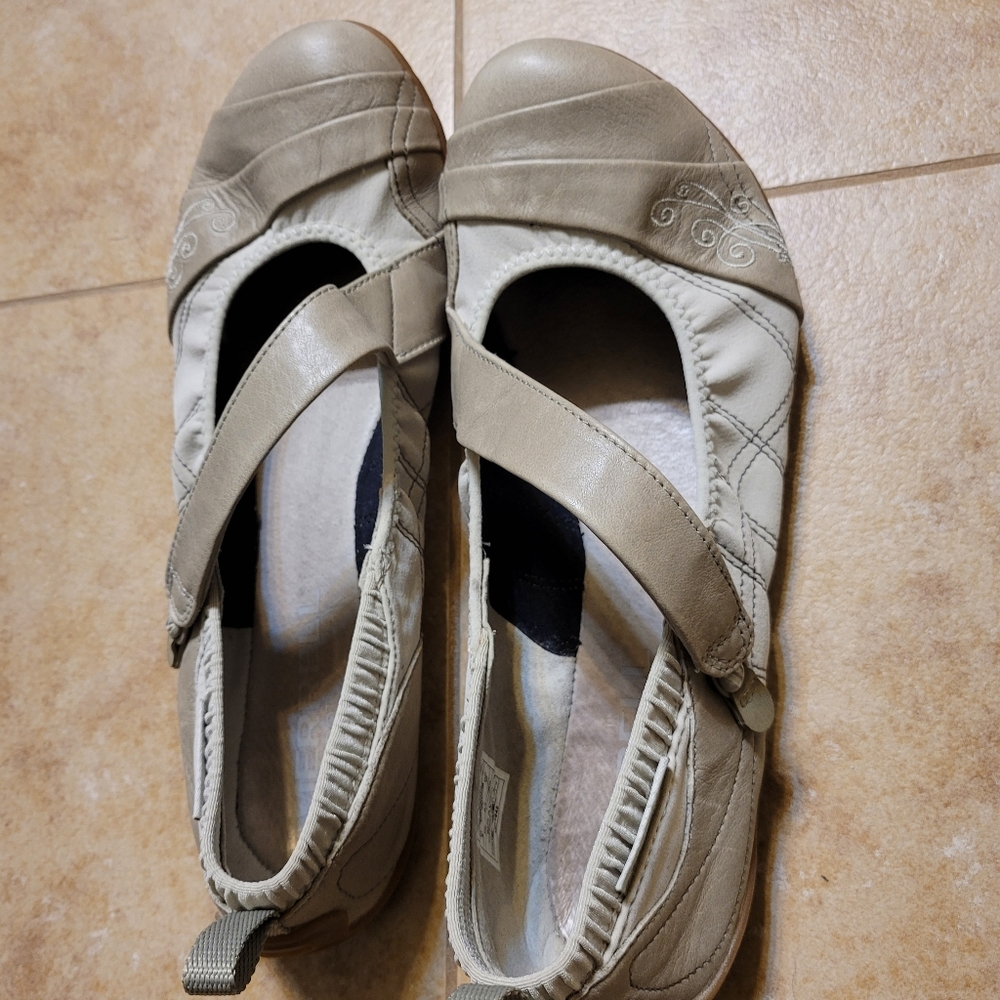 Merrell ballet flats with vibram soles